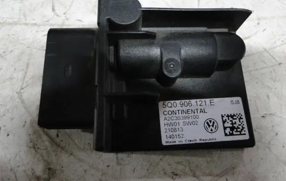 Volkswagen Golf VII Other control units/modules 5Q0906121E