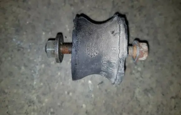 BMW 5 E39 Engine mount bracket 1094916