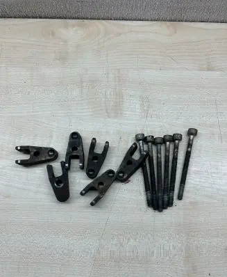 Mercedes-Benz E W211 Fuel Injector clamp holder