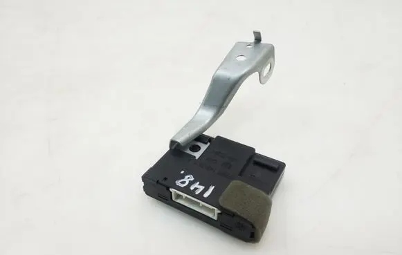 Toyota Avensis T270 Door central lock control unit/module 8978005050
