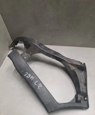 Rear bumper mounting bracket