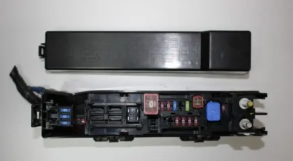Infiniti M Y51 Fuse module 24381JA70A
