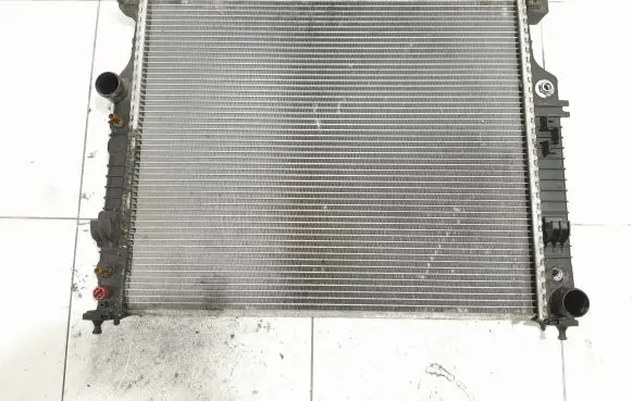 Mercedes-Benz R W251 Coolant radiator A2515000304