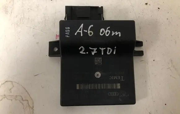 Audi A6 S6 C6 4F Gateway control module 4F0907468D