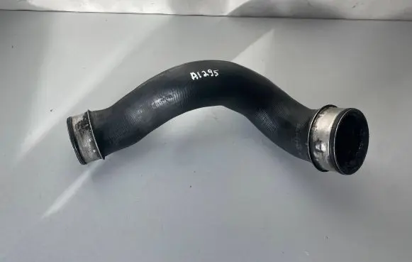 Mercedes-Benz C W203 Intercooler hose/pipe A2035201582