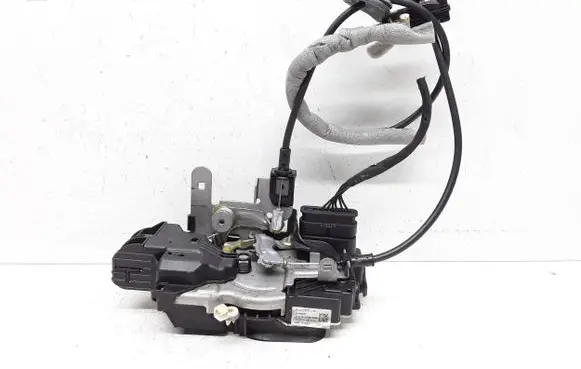 Volvo V40 Front door lock 31440391