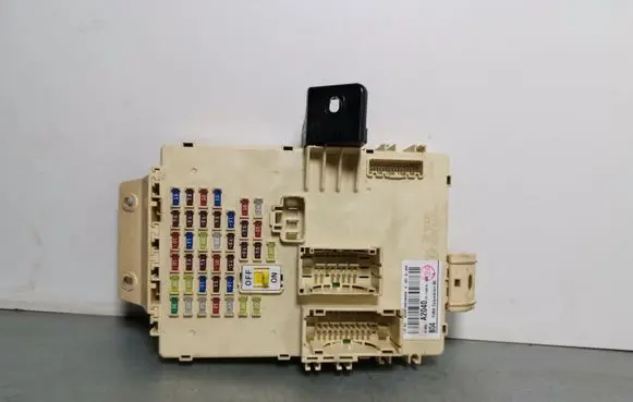 KIA Ceed Fuse module 91950A20401314818026 A20401408180404