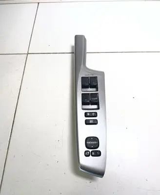Toyota Prius+ (ZVW40) Electric window control switch 7423247240