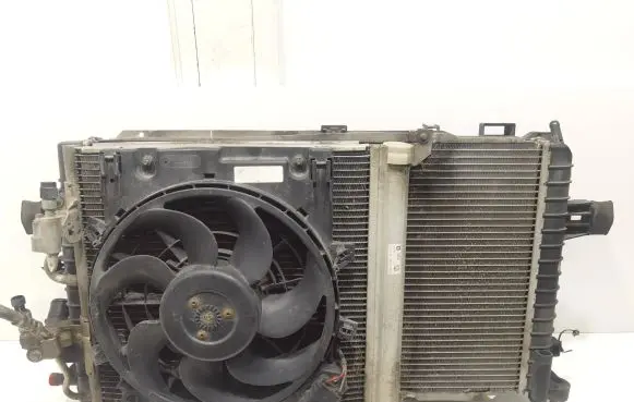 Opel Astra H Radiator set 13129195 1717B 8135