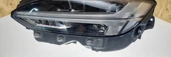 Volvo S90, V90 Headlight/headlamp 32228310 4044279