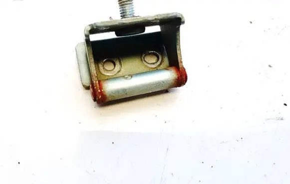 Suzuki SX4 Tailgate/trunk/boot hinge