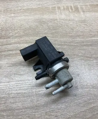 Volkswagen Golf IV Vacuum valve 1J0906627B 72290345