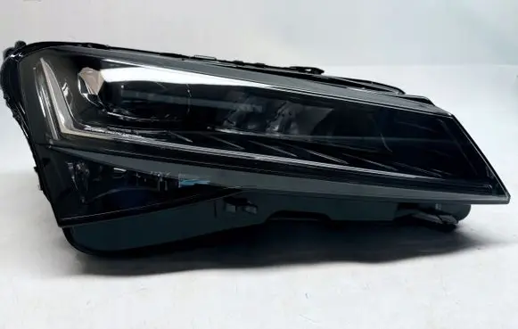 Skoda Superb B8 (3V) Headlight/headlamp 3V1941016D