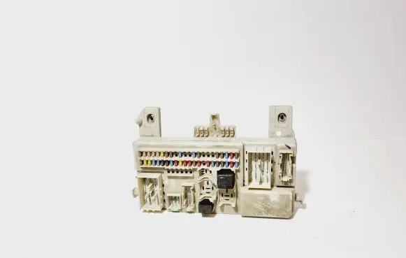 Volvo S40 Fuse module 8690719 519096119