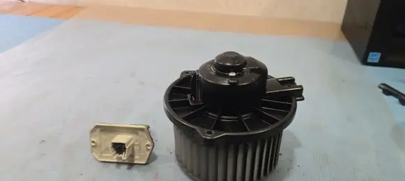 Toyota Yaris Heater fan/blower 194000