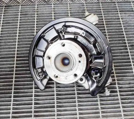 Mercedes-Benz GLA W156 Rear wheel hub 2460406A2464230520