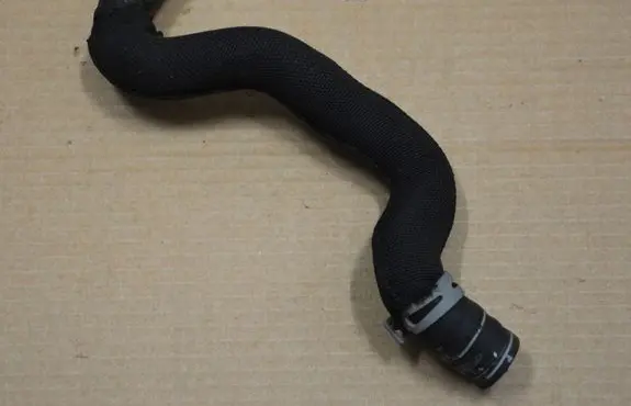 Audi A8 S8 D4 4H Engine coolant pipe/hose 4H0121171D