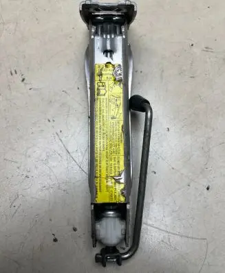 Audi A3 S3 8L Lift Jack 8l0011031