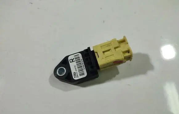 Toyota Avensis T250 Airbag deployment crash/impact sensor 8983305010