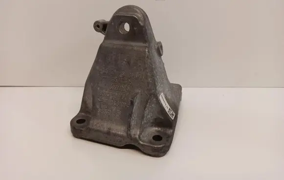BMW 1 F20 F21 Engine mounting bracket 6859416