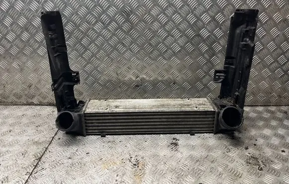 BMW 1 E81 E87 Intercooler radiator 7798788