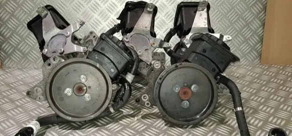 BMW 5 E60 E61 Power steering pump pulley 7693974