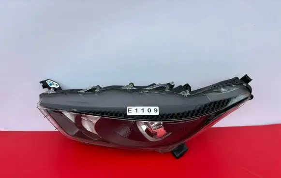 Toyota Yaris XP210 Headlight/headlamp K0-6