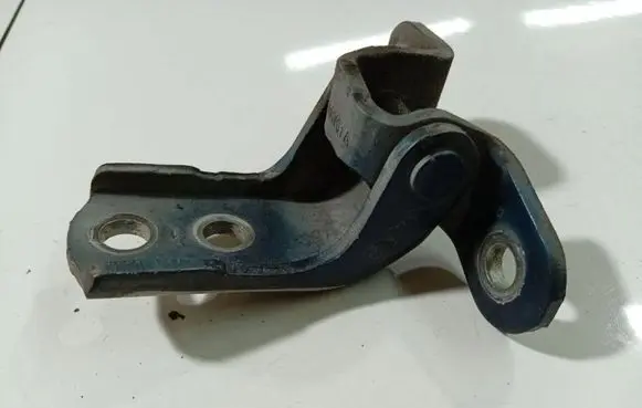 Toyota Yaris Front door upper hinge 