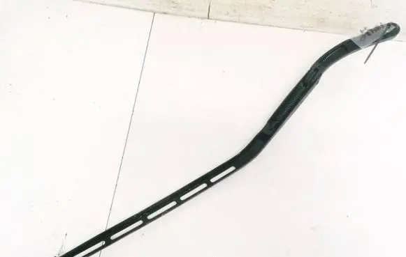 Peugeot 307 Front wiper blade arm