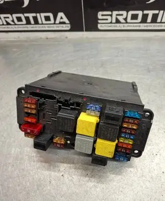 Mercedes-Benz C W203 Fuse module 2035452701