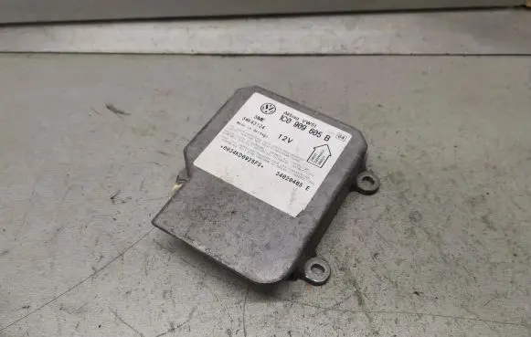 Volkswagen PASSAT B5.5 Airbag control unit/module 1C0909605B