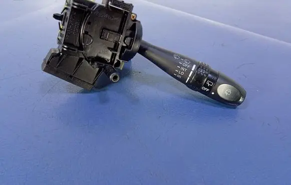 Hyundai Getz Wiper turn signal indicator stalk/switch 32933A