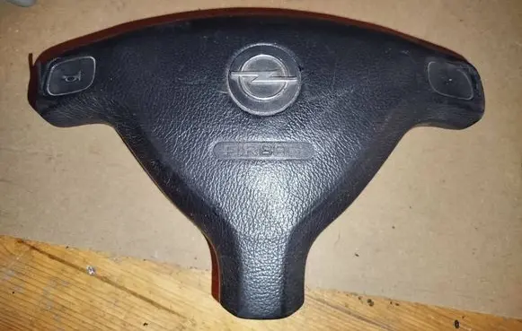 Steering wheel airbag