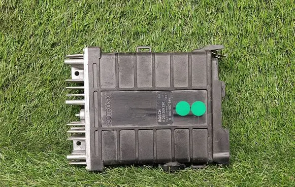 Volkswagen Golf II Engine control unit/module ECU 030906021J 5WP6004