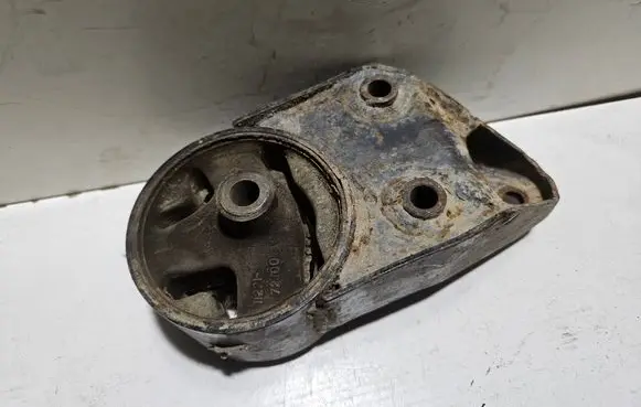 Nissan Primera Engine mount bracket 1122172J00