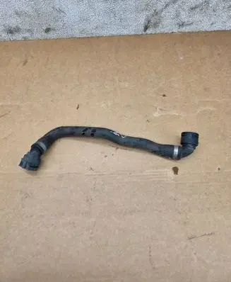 BMW 1 F20 F21 Engine coolant pipe/hose 8634284