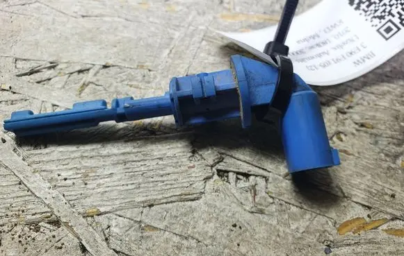 BMW 3 E90 E91 Coolant level sensor 7553919