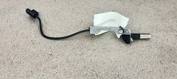 BMW 3 E30 Camshaft position sensor 2242149 22421252 14622242149