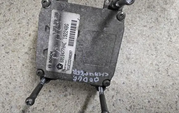 Dodge Challenger Distronic sensor radar 68184770AE 0203300189