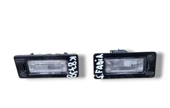 Skoda Fabia Mk2 (5J) Number plate light 8T0943021
