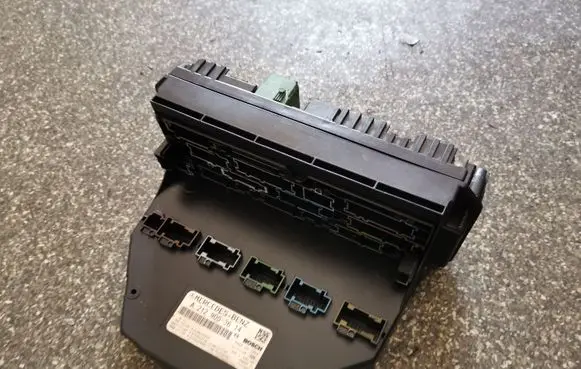 Mercedes-Benz SLK R172 Fuse module A2129003614
