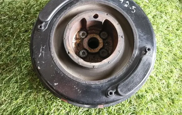 Audi A6 S6 C4 4A Crankshaft pulley 069105263