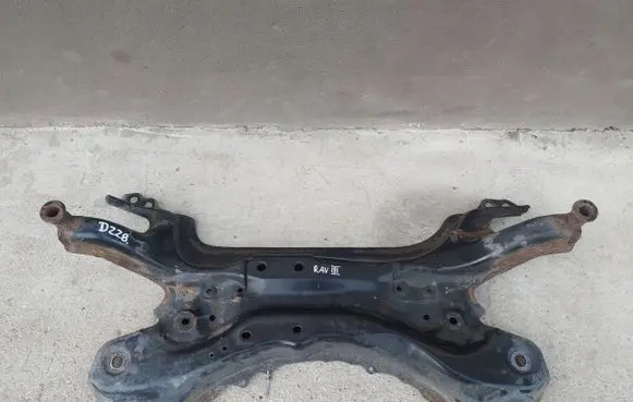 Toyota RAV 4 (XA30) Engine mounting bracket RAV4IIISANKI