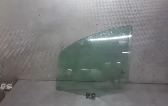 Lancia Musa Front door window glass four-door
