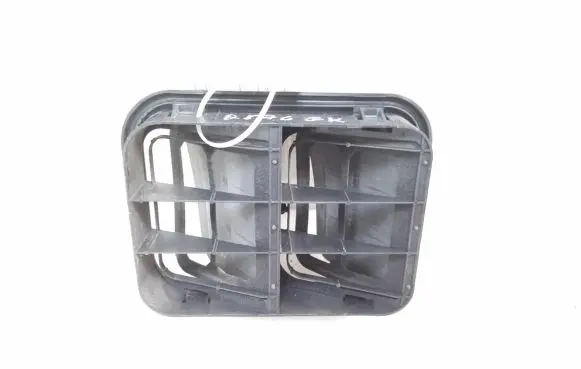 Nissan Qashqai Fender grill 8200003575