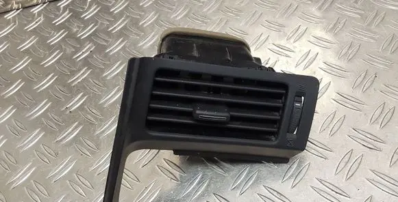 Toyota Verso Dash center air vent grill 556800F030