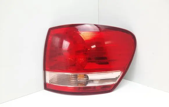 Toyota Avensis Verso Rear/tail lights