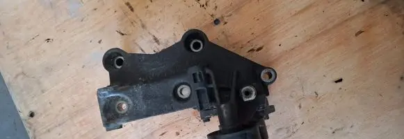 Renault Trafic III (X82) Generator/alternator bracket 117105124R
