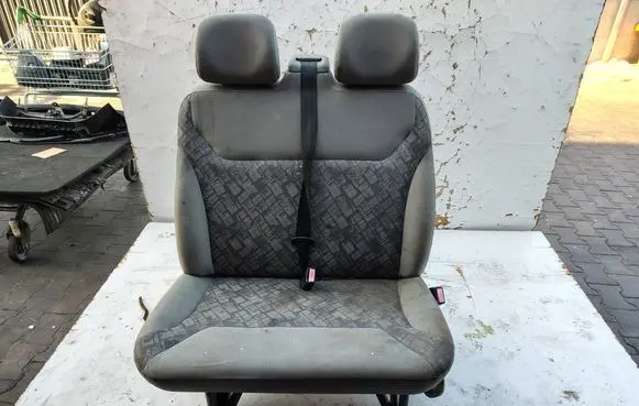 Opel Vivaro Front double seat 