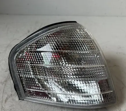 Mercedes-Benz C W202 Front indicator light 183357B